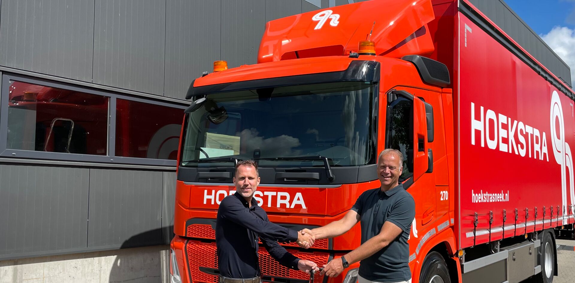 somethingheicXgd8sb.jpg Aflevering Hoekstra transport Sneek