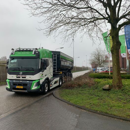 Aflevering van der Wiel transport B.V.