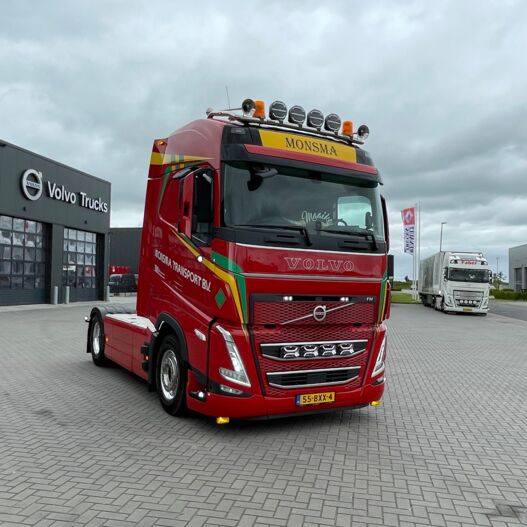 Aflevering Monsma transport Vrouwenparochie 