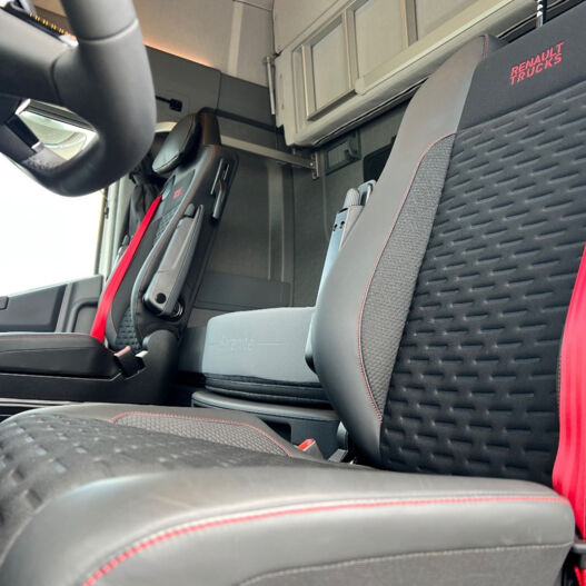 Renault Trucks T High 14