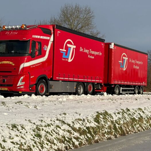 tempXShB4K Aflevering de Jong transport Workum