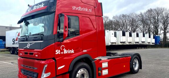 LVS-Trucks-st-vd-brink-1 St vd Brink neemt eerste Volvo FM Electric in gebruik