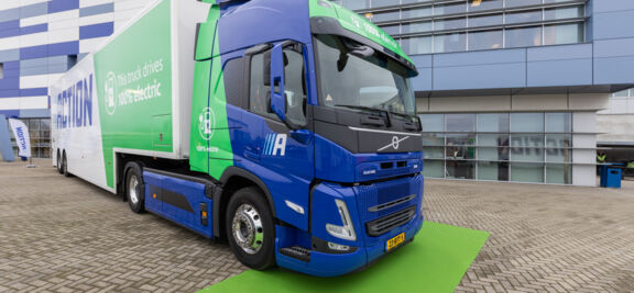 LVS-Trucks-Action-Volvo-FM-Electric Action zet eerste zero emissie stap met drie Volvo FM Electric-trekkers