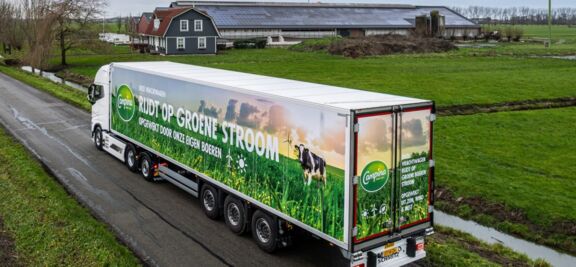 simon-loos-volvo-fh-electric-friesland-campina-1 Simon Loos neemt drie-assige Volvo FH Electric-trekker met e-PTO in gebruik