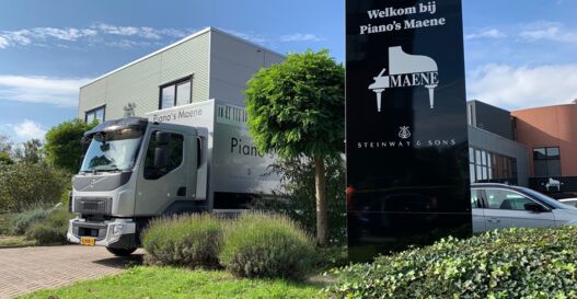 Volvo-FL_LVS-Trucks_PianoMaena