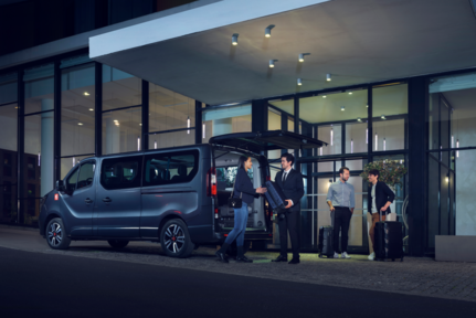 Renault-Trafic_by-Renault-Trucks_LVS-Bedrijfswagens (5)